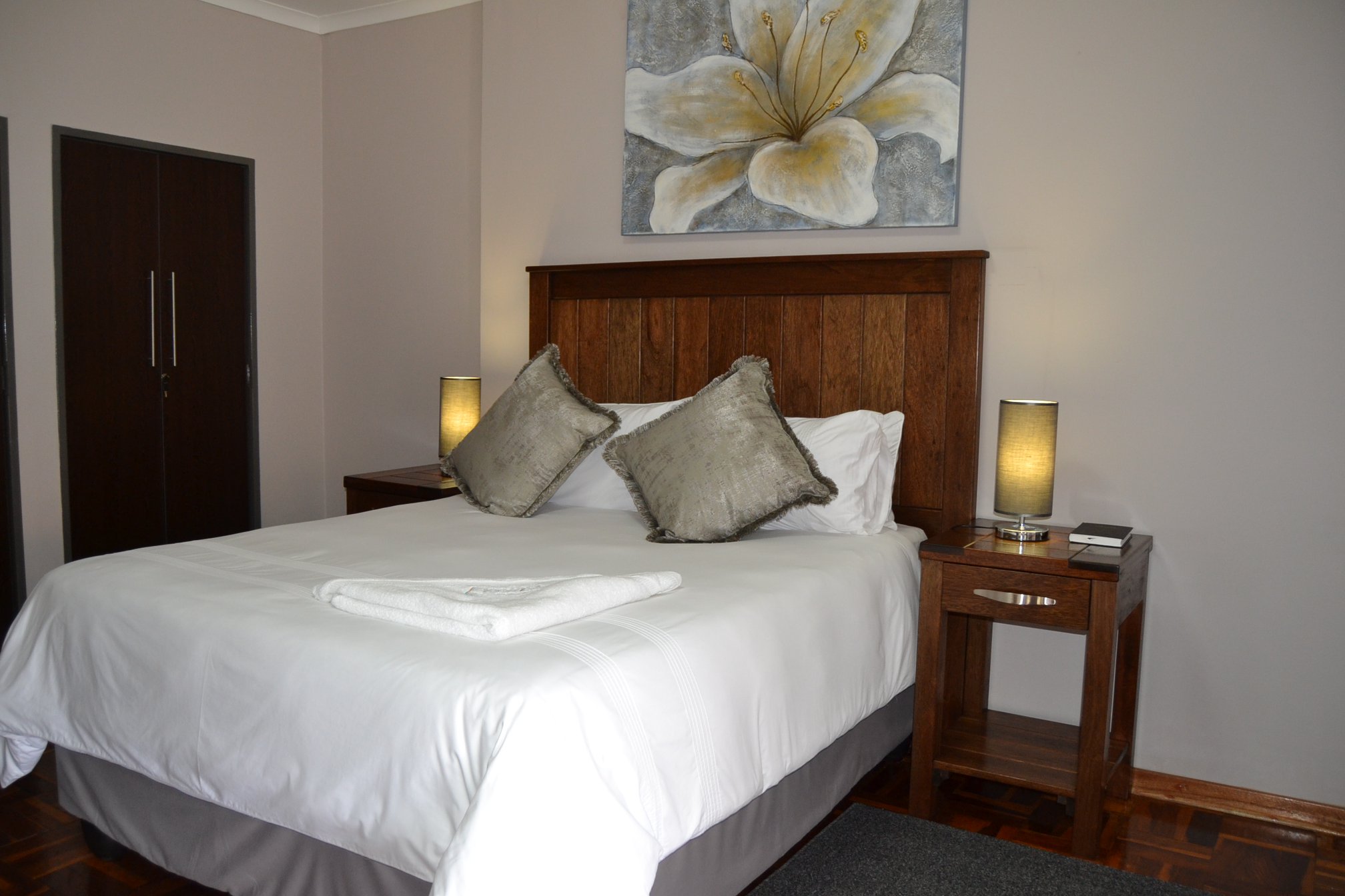 Standard Business Room
